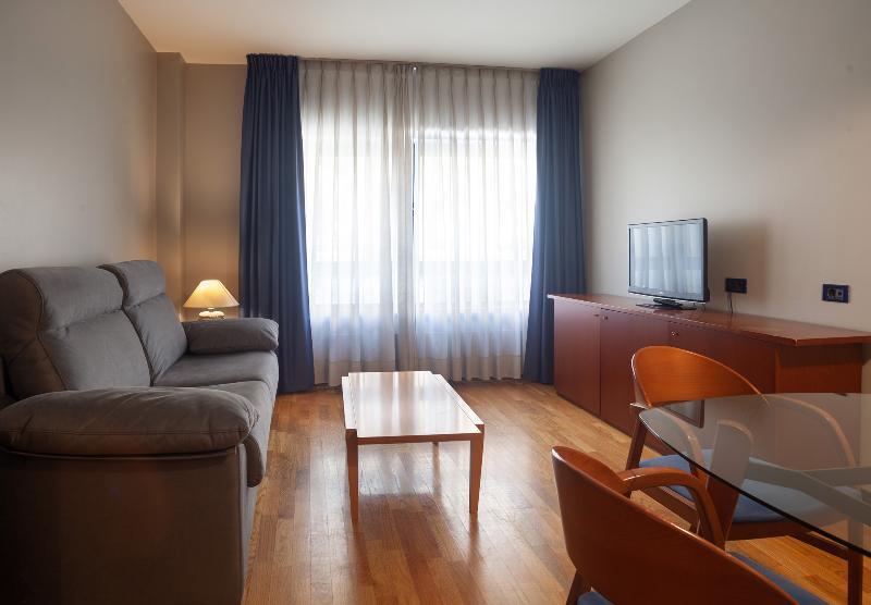 Aparthotel Campus Oviedo Exterior photo